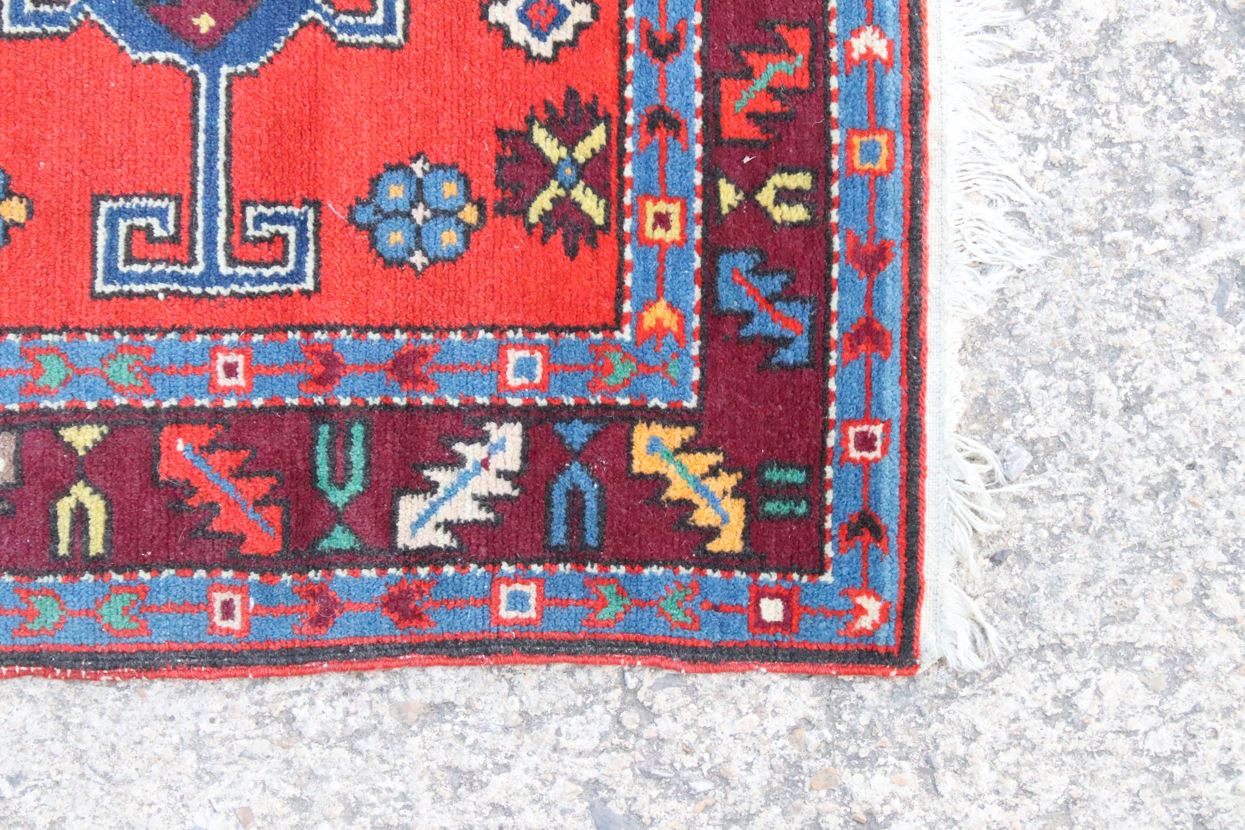 Two small Eastern Wool Rugs 115cm x 70cm and 118cm x 87cm - Image 6 of 15