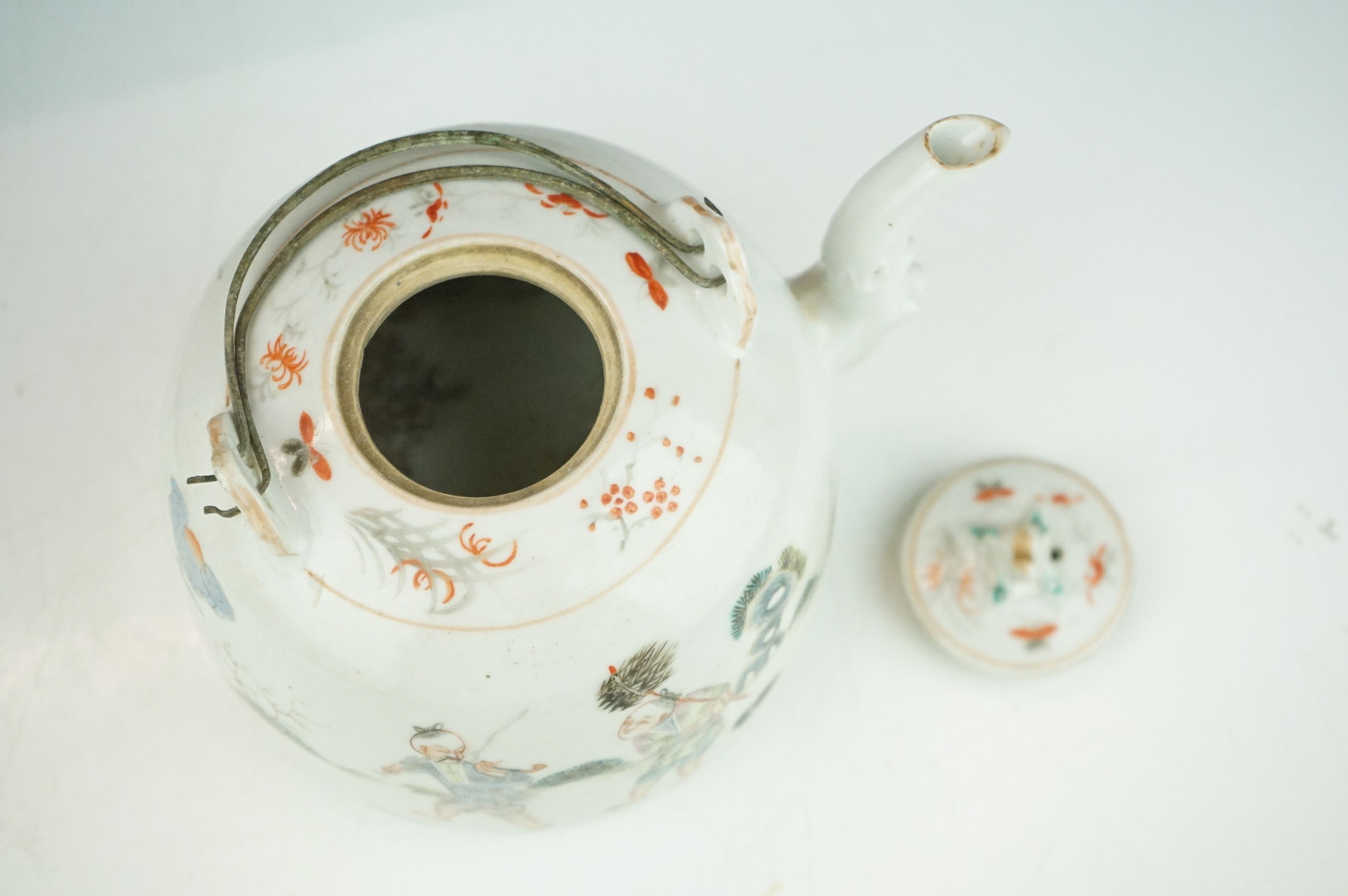 Four pieces of Chinese antique porcelain to include a famille rose tea pot depicting garden - Image 17 of 27