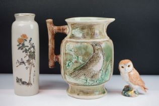 Victorian aesthetic movement Thomas Forester Majolica vase having a moulded bird to the side and