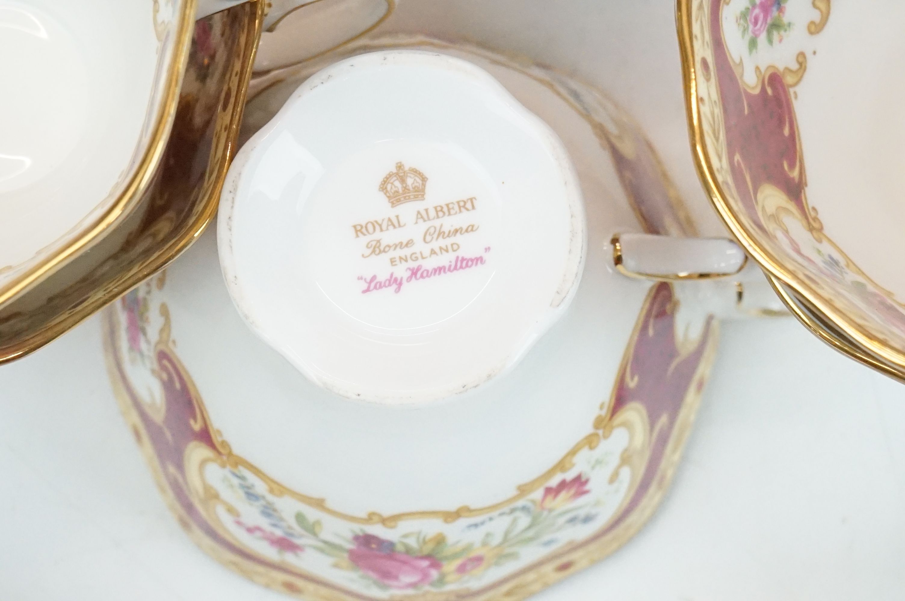 Royal Albert Lady Hamilton tea service consisting of 12 tea cups, 11 saucers, two creamer jugs, salt - Image 6 of 11