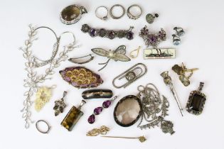 Group of assorted costume jewellery to include two large smokey coloured pendants, Scottish