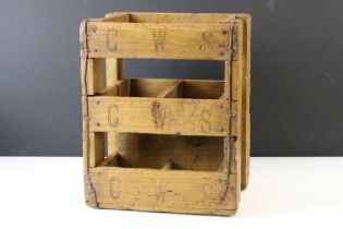 A vintage pine crate for 4 bottles (approx 31cm high)