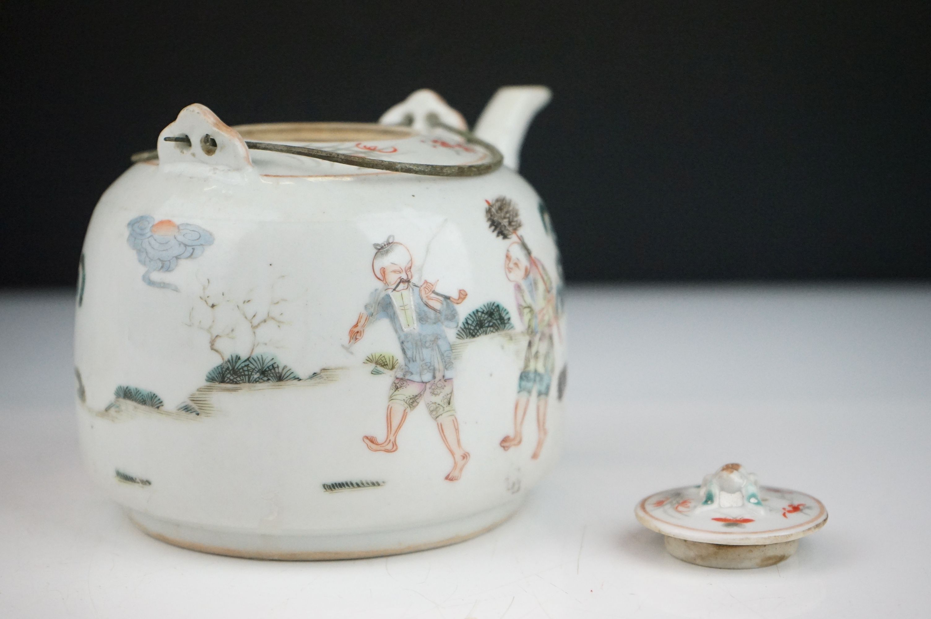 Four pieces of Chinese antique porcelain to include a famille rose tea pot depicting garden - Image 16 of 27