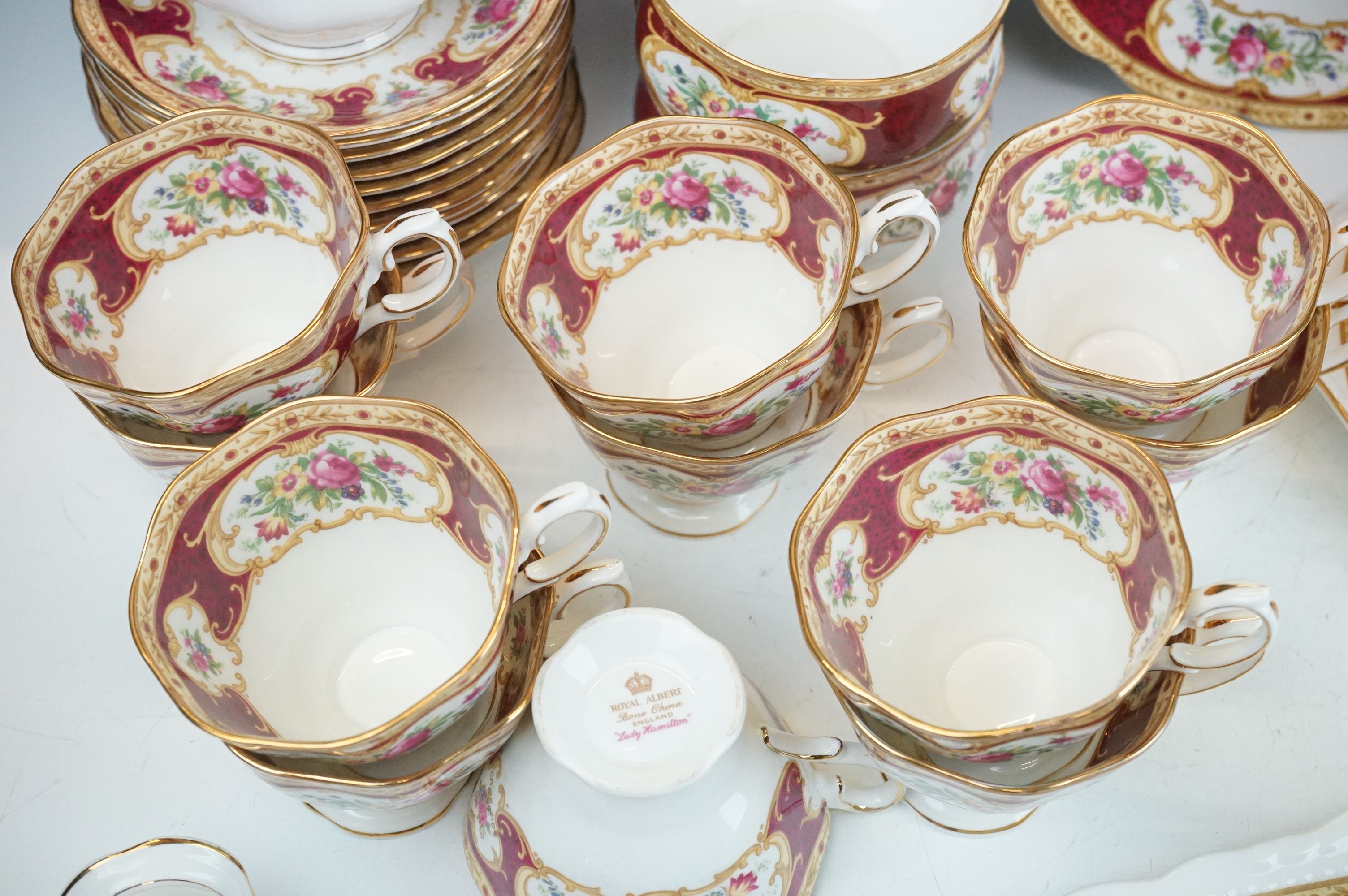 Royal Albert Lady Hamilton tea service consisting of 12 tea cups, 11 saucers, two creamer jugs, salt - Image 5 of 11