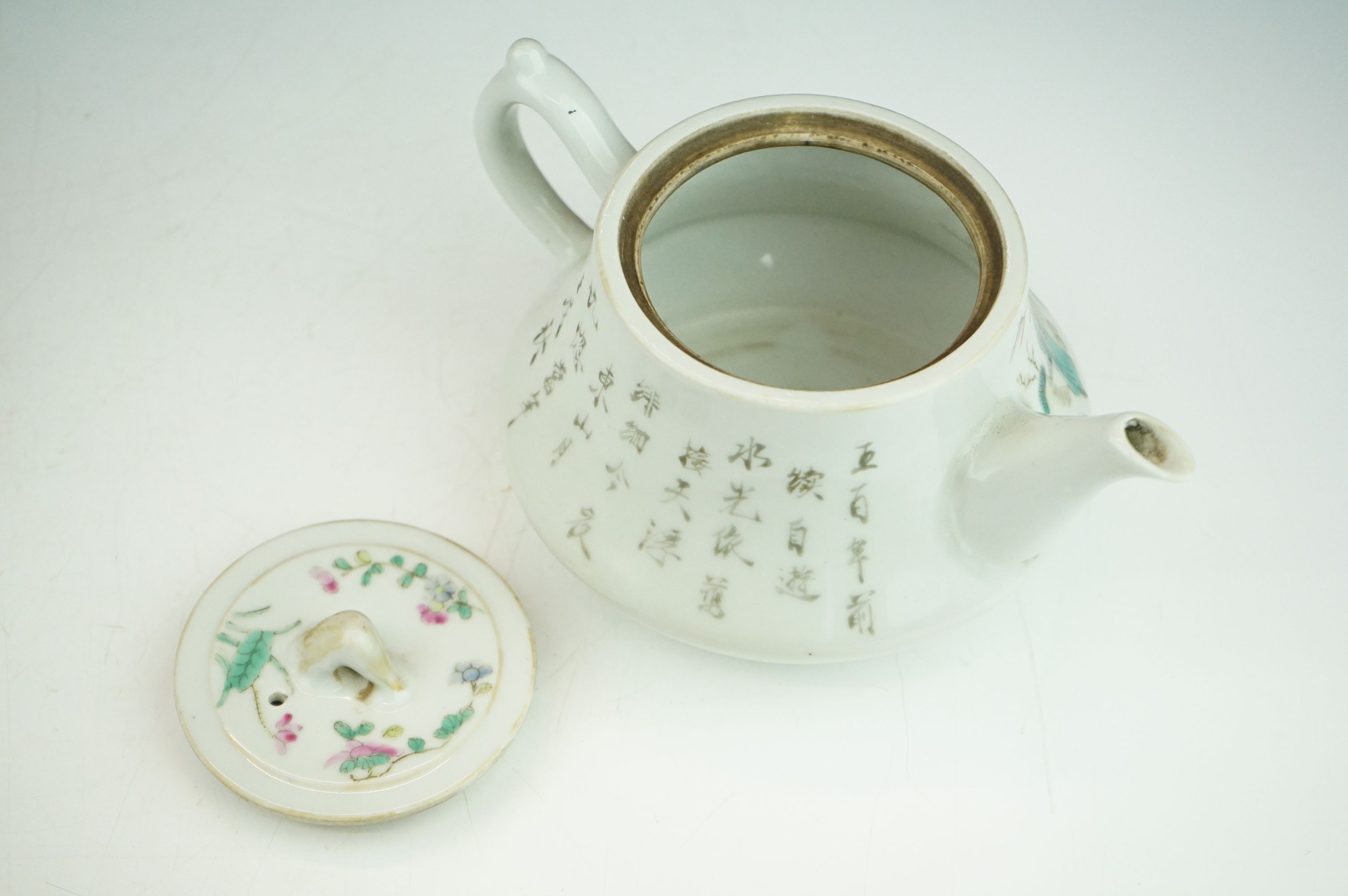 Four pieces of Chinese antique porcelain to include a famille rose tea pot depicting garden - Image 4 of 27