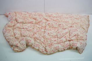 Floral printed eiderdown decorated with roses, with pleated trim (approx 151cm long x 120cm)