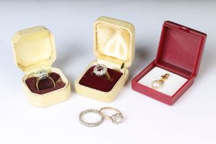 Group of jewellery to include a hallmarked 9ct gold and white stone cluster ring (hallmarked