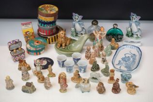 Collection of Wade whimsies including some original boxes, a Wade pipe stand, Chinese reverse