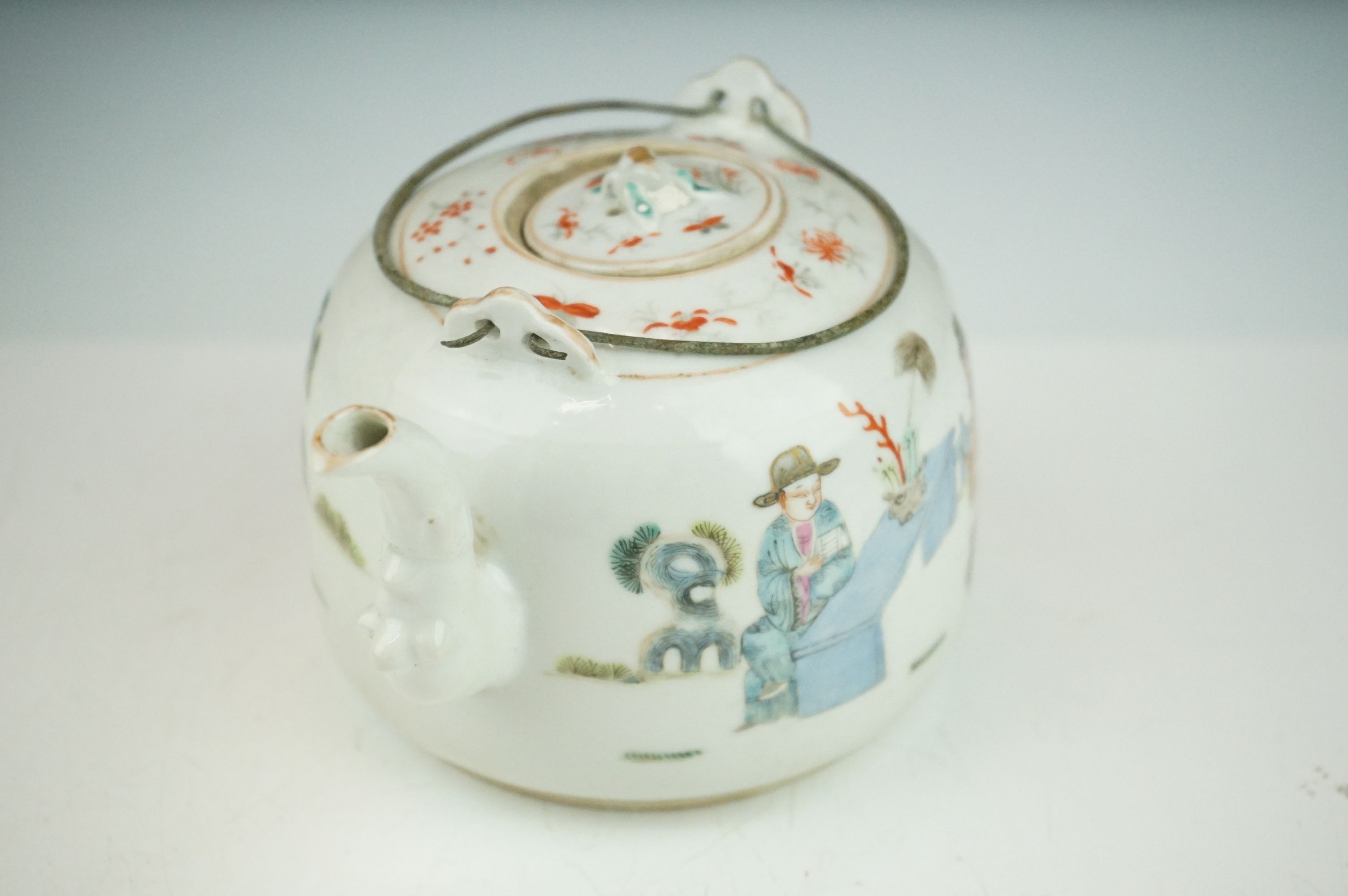 Four pieces of Chinese antique porcelain to include a famille rose tea pot depicting garden - Image 14 of 27