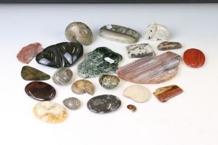Quantity of polished hardstones and minerals to include dendritic agate, banded agate, banded