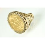 George V full sovereign coin 9ct gold ring, the coin dated 1913, ring size T