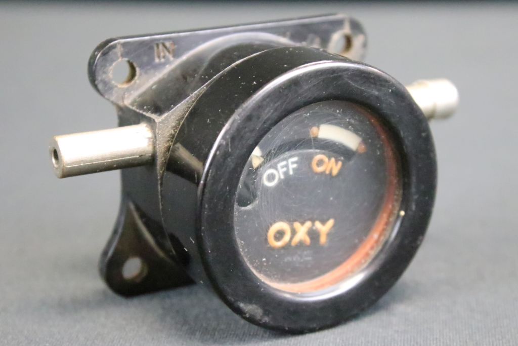 A Hawker Hunter F. mk.4 Oxygen Flow Indicator Mk.2, broad arrow marked to the verso, No.60/232. - Image 2 of 4