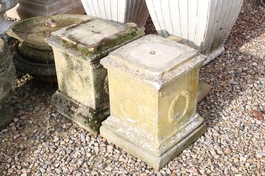 Pair of reconstituted stone bird baths with gadrooned decoration (approx 57cm diameter) with - Image 3 of 5