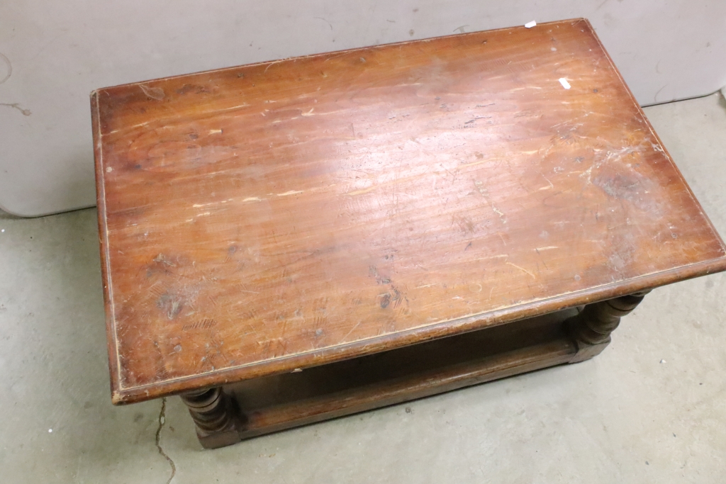 Stained Pine Rectangular Coffee Table with shelf below, 91cm long x 43cm high - Image 2 of 5