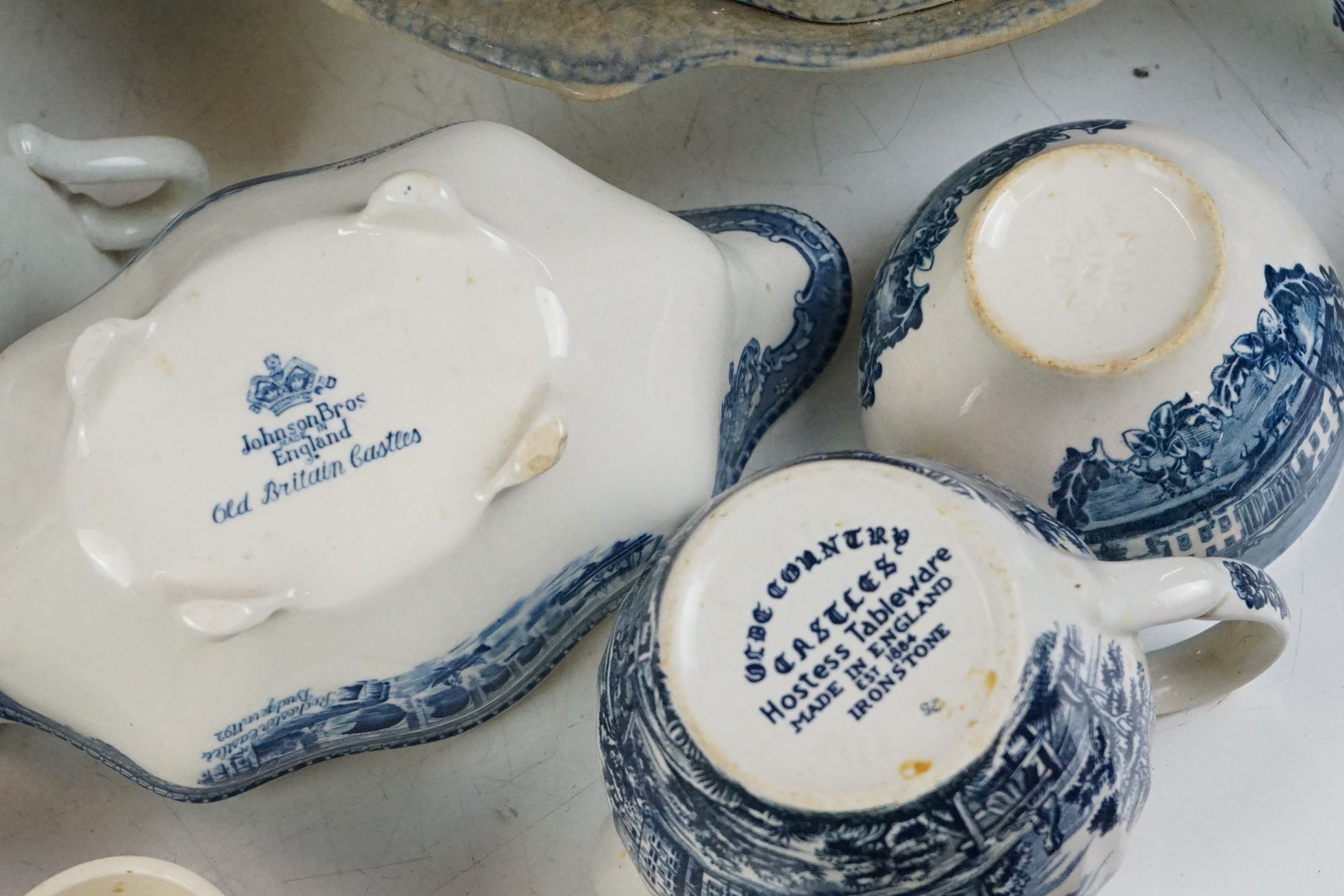 Collection of 19th Century and later blue and white ceramics to include Mason's, Johnson Brothers, - Image 9 of 14