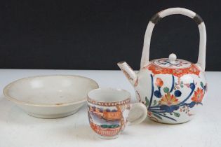 Japanese Imari teapot & cover with high loop handle and floral decoration (approx 18cm high),