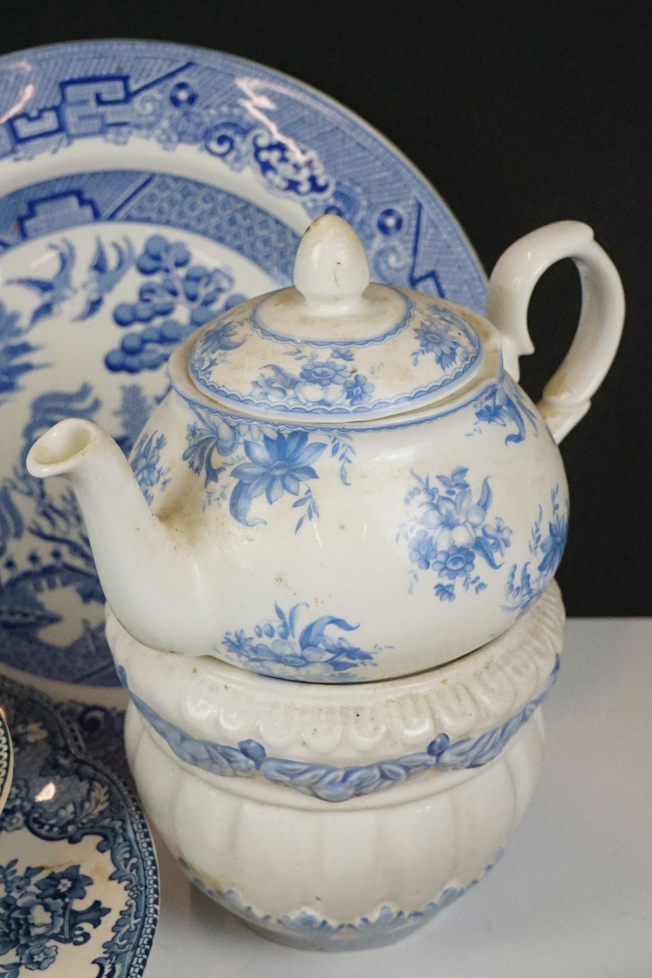 Collection of 19th Century and later blue and white ceramics to include Mason's, Johnson Brothers, - Image 12 of 14