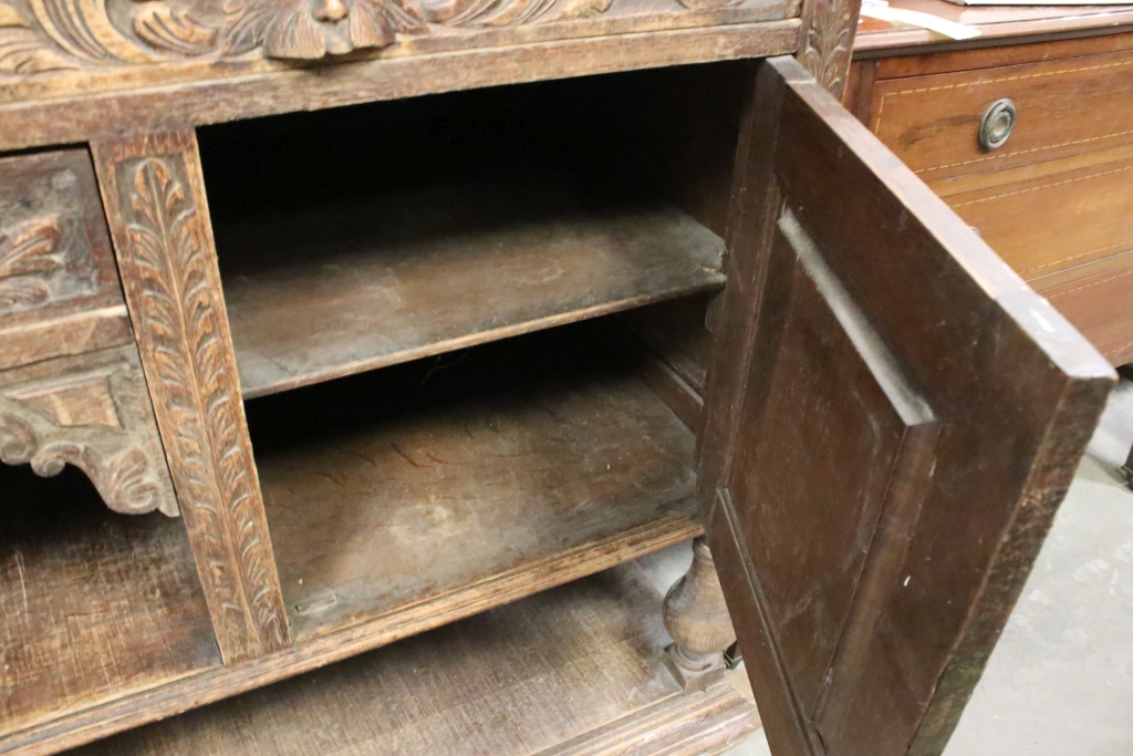 Victorian Oak Mirrored Back Sideboard, the arrangement of three drawers and two cupboard doors - Image 11 of 12