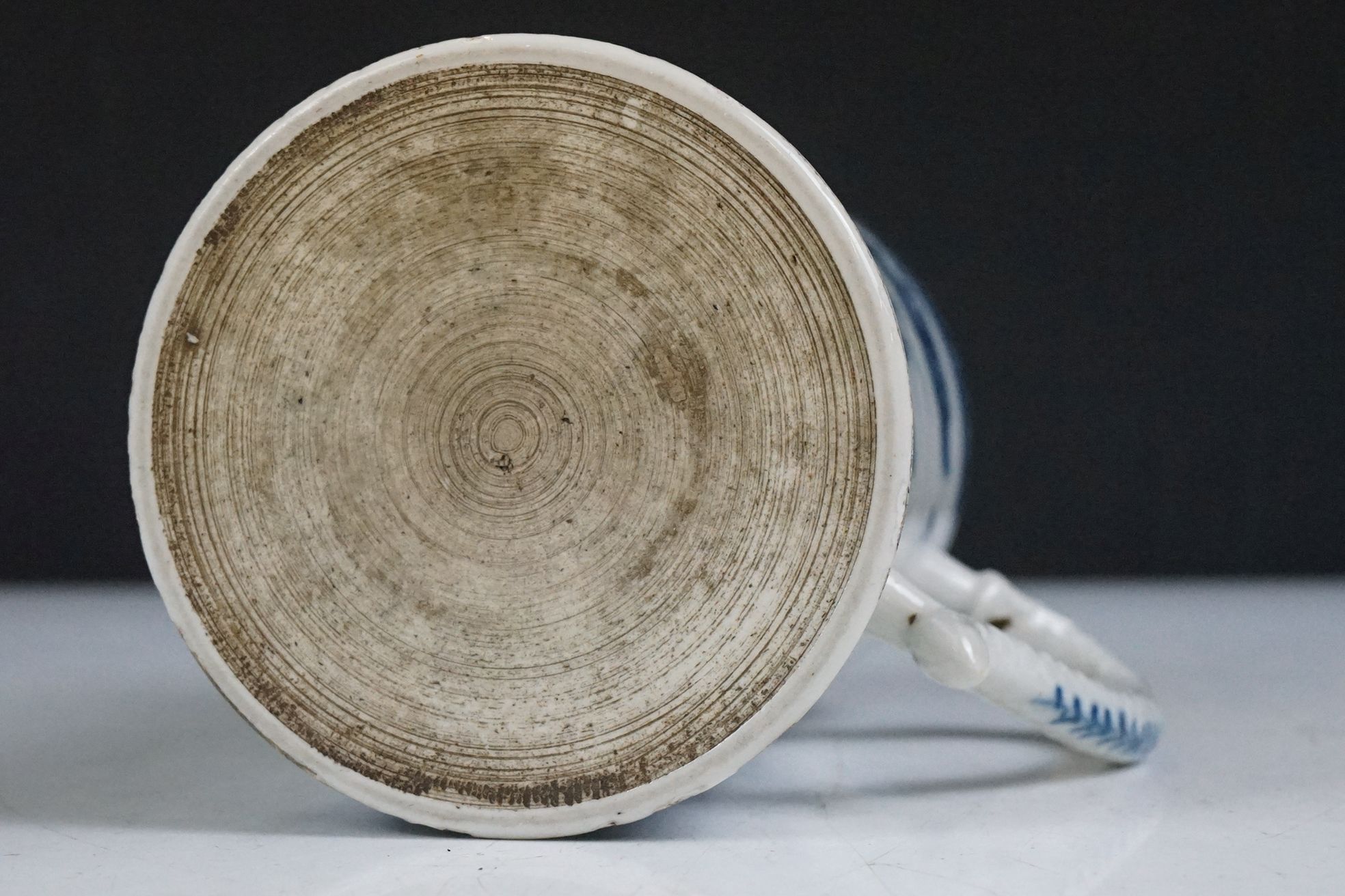 Four 19th century blue & white printed ceramic tankards, featuring early 19th century and Willow - Image 14 of 27