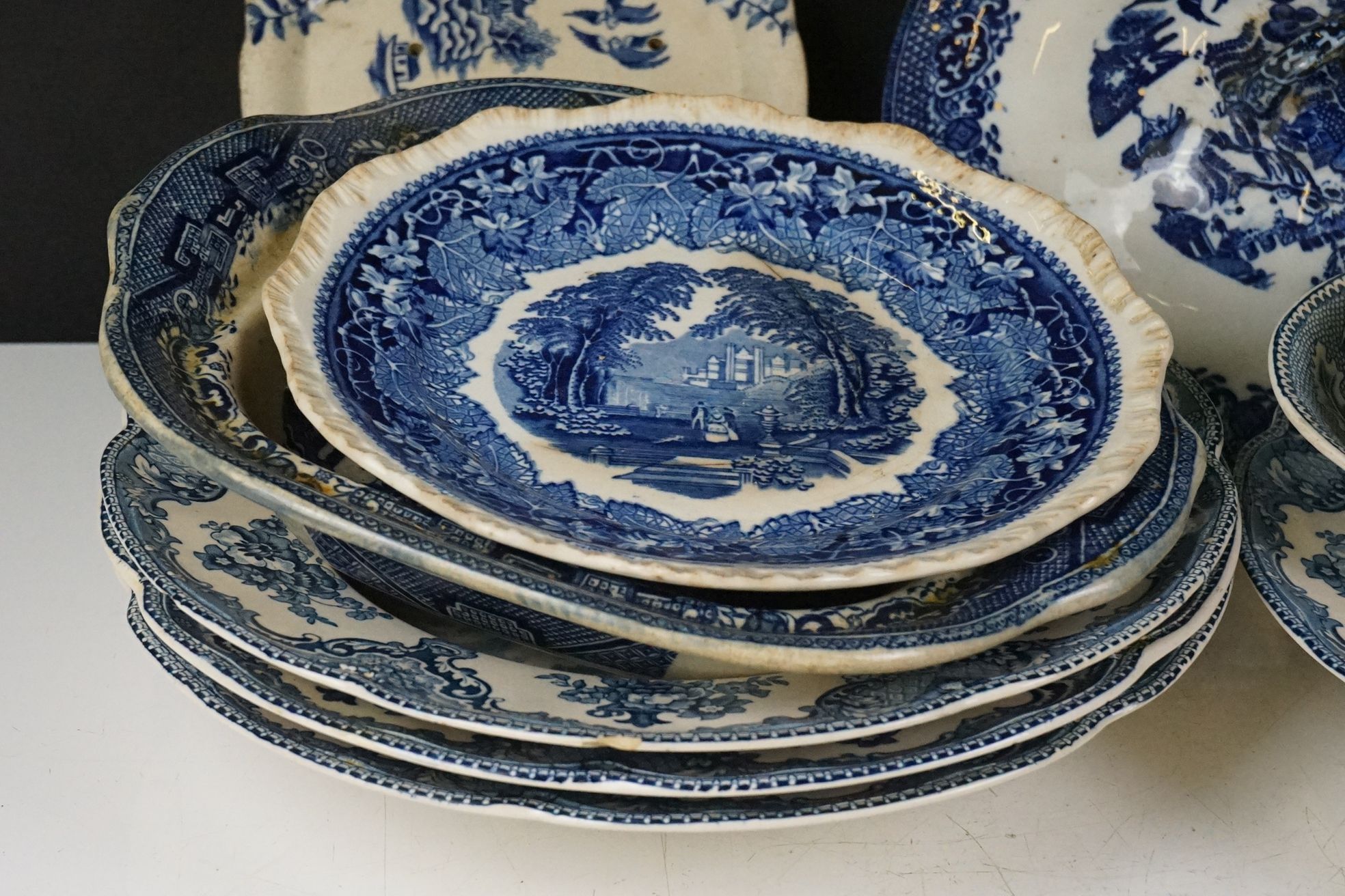 Collection of 19th Century and later blue and white ceramics to include Mason's, Johnson Brothers, - Image 13 of 14