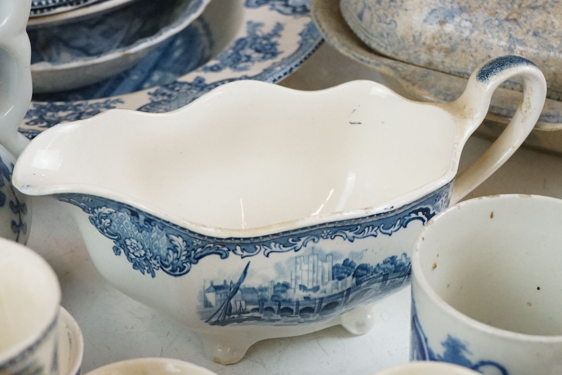 Collection of 19th Century and later blue and white ceramics to include Mason's, Johnson Brothers, - Image 6 of 14