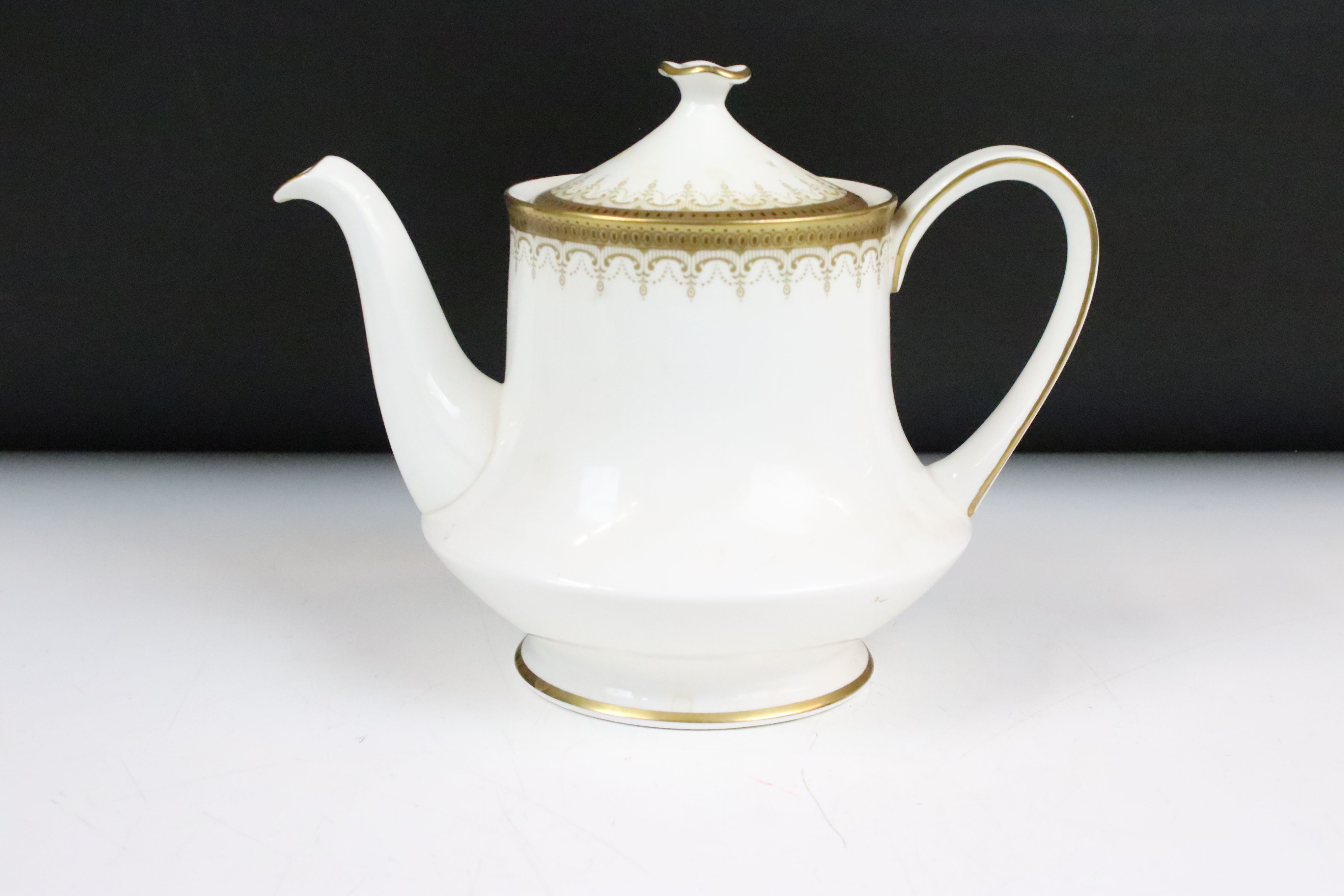 Paragon 'Athena' tea, coffee & dinner service to include 2 coffee pots & covers, teapot & cover, 2 - Image 12 of 21