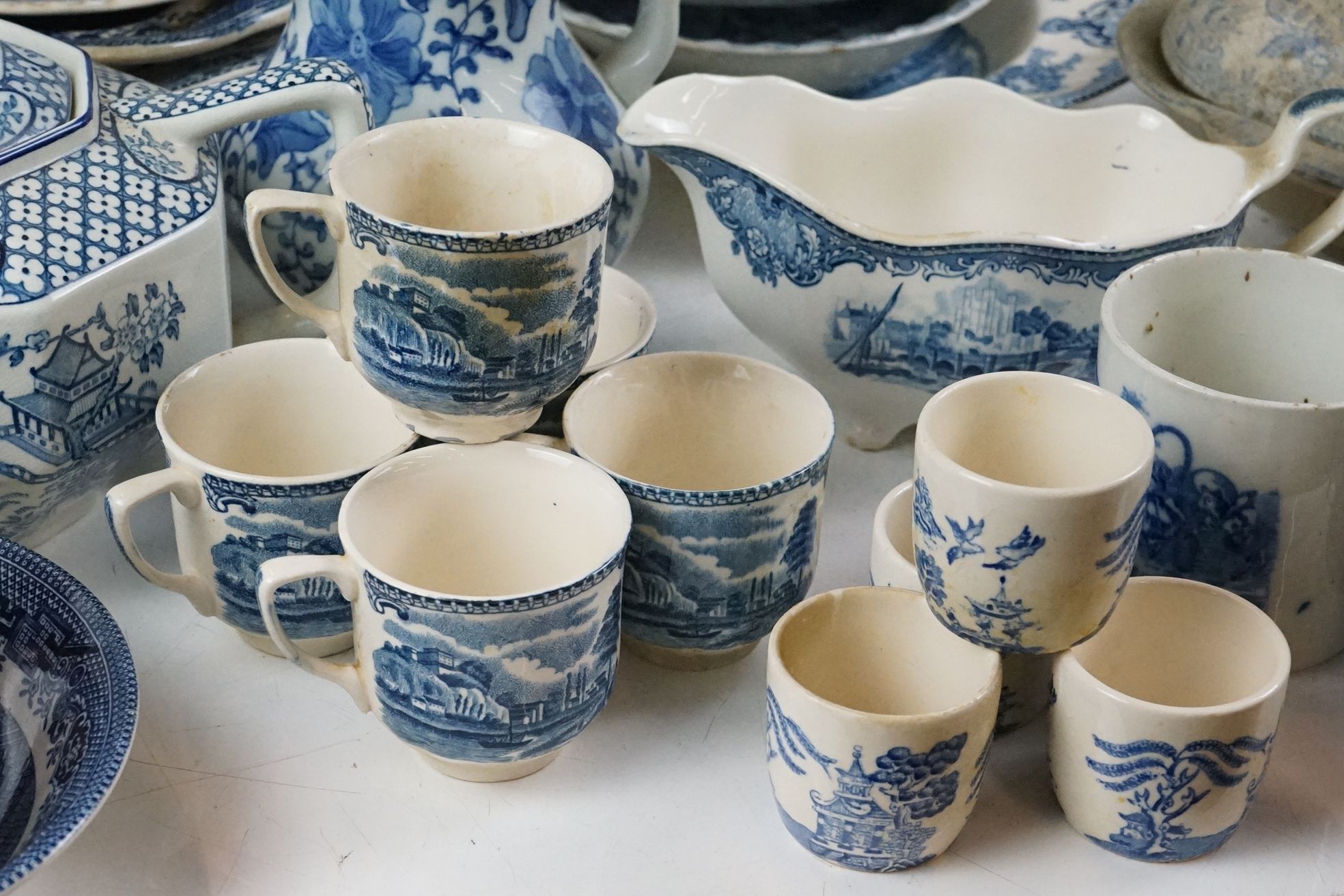 Collection of 19th Century and later blue and white ceramics to include Mason's, Johnson Brothers, - Image 2 of 14