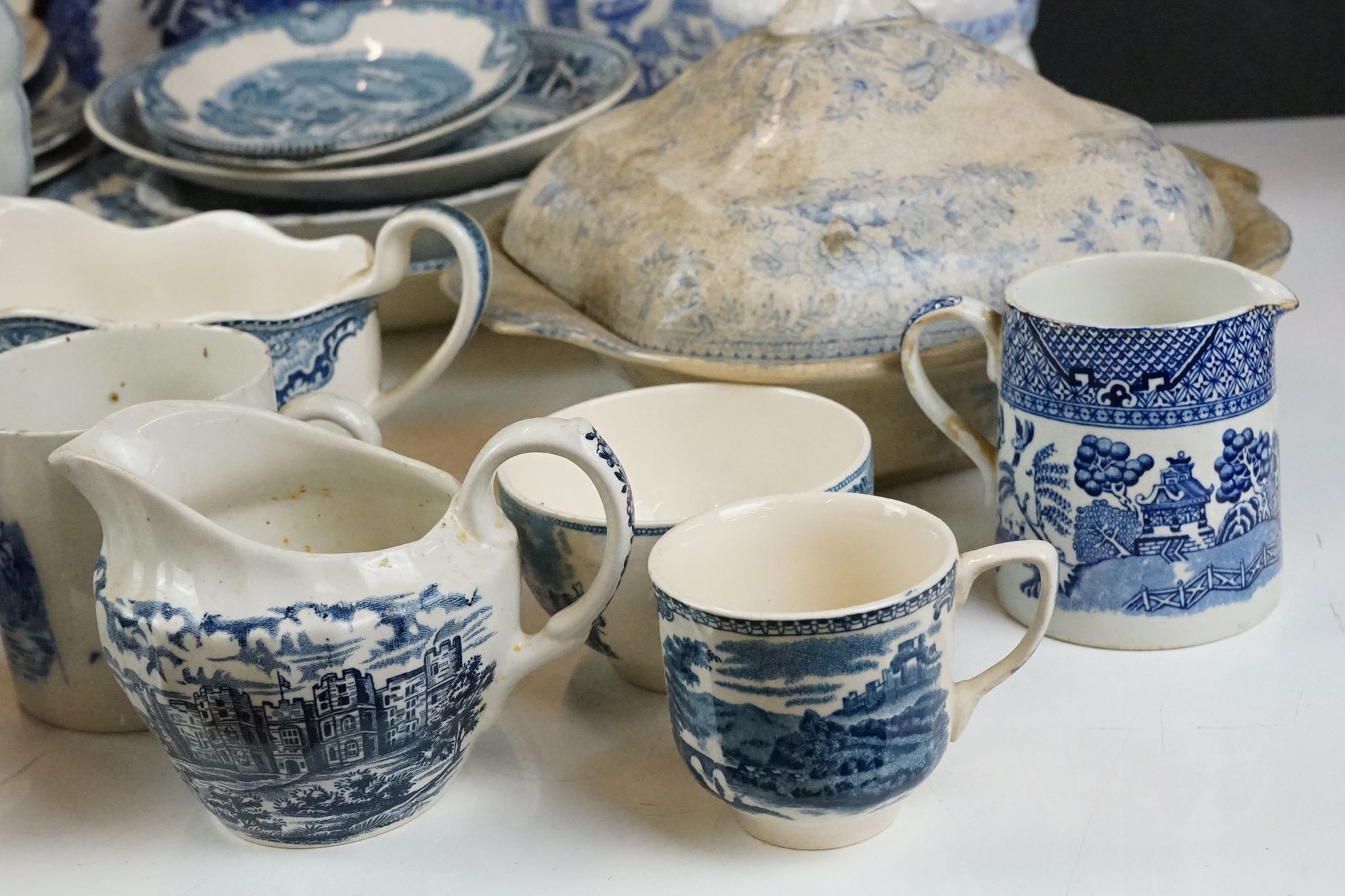 Collection of 19th Century and later blue and white ceramics to include Mason's, Johnson Brothers, - Image 4 of 14