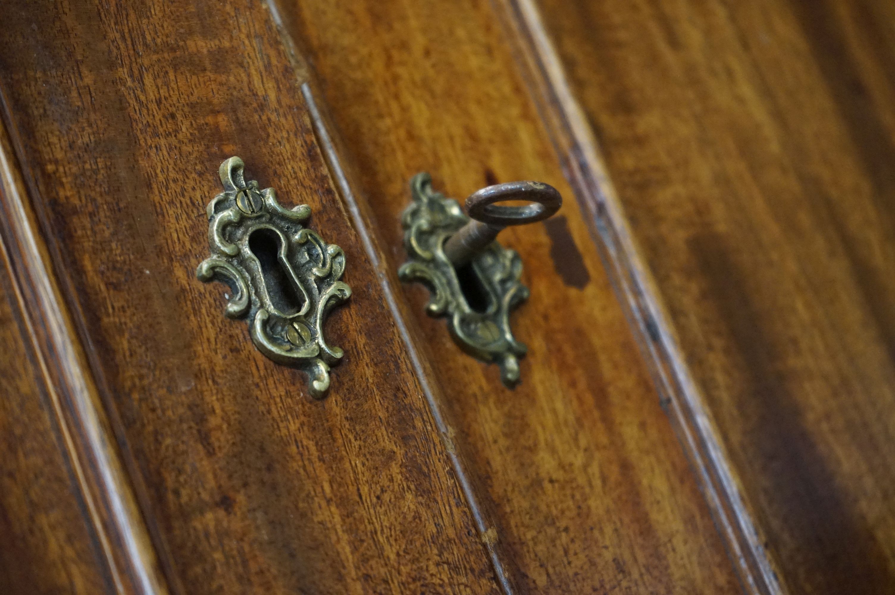 George III Mahogany Linen Press, now converted to a wardrobe, the two door opening to a hanging - Image 3 of 8
