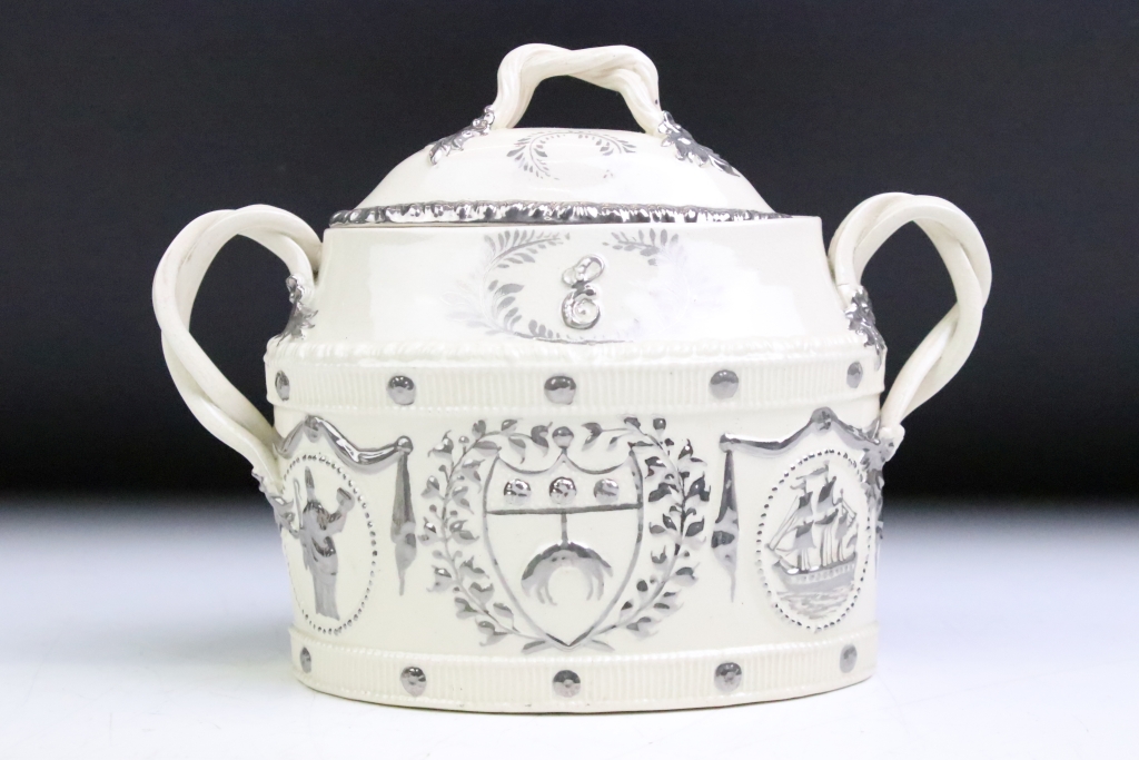 Edwardian Leeds pottery commemorative creamware tea service for the Royal Visit to Leeds on 7 July - Image 6 of 15