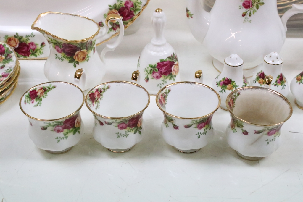 Royal Albert 'Old Country Roses' tea, coffee & dinner service to include 2 serving platters, 10 - Image 2 of 13