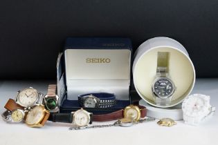 A collection of mixed watches to include Seiko and Cyma examples.