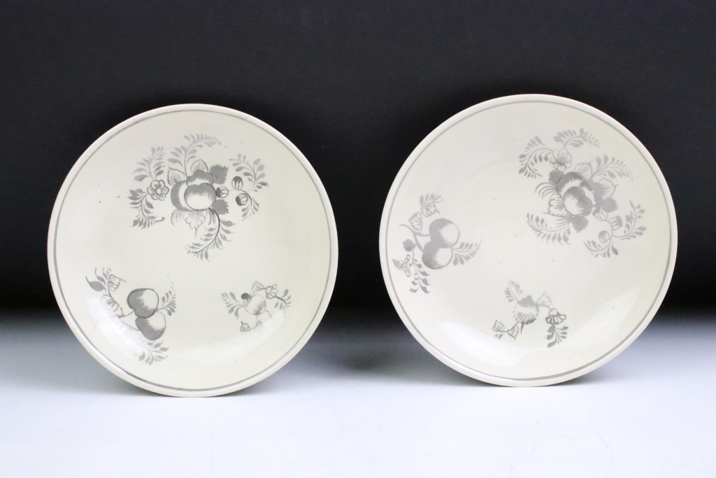 Edwardian Leeds pottery commemorative creamware tea service for the Royal Visit to Leeds on 7 July - Image 13 of 15