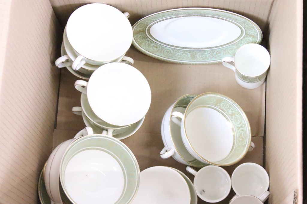 Royal Doulton 'English Renaissance' (H.4972) dinner, tea & coffee service to include 3 tureens & - Image 9 of 11