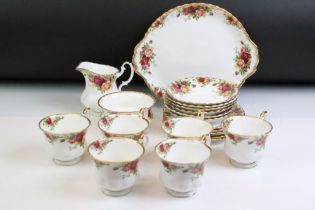 Royal Albert 'Old Country Roses' pattern tea set to include 6 teacups & saucers, 6 tea plates,