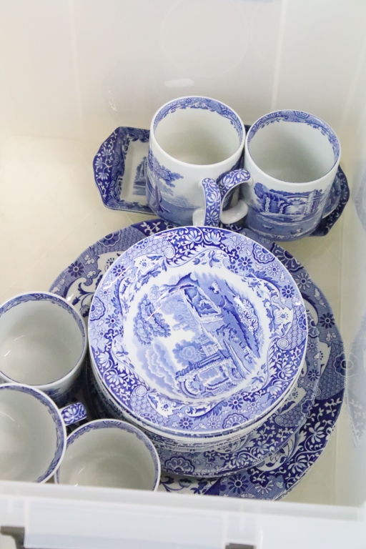 Large Spode Italian blue and white dinner service to include six round dishes, six tea cups and - Image 7 of 12