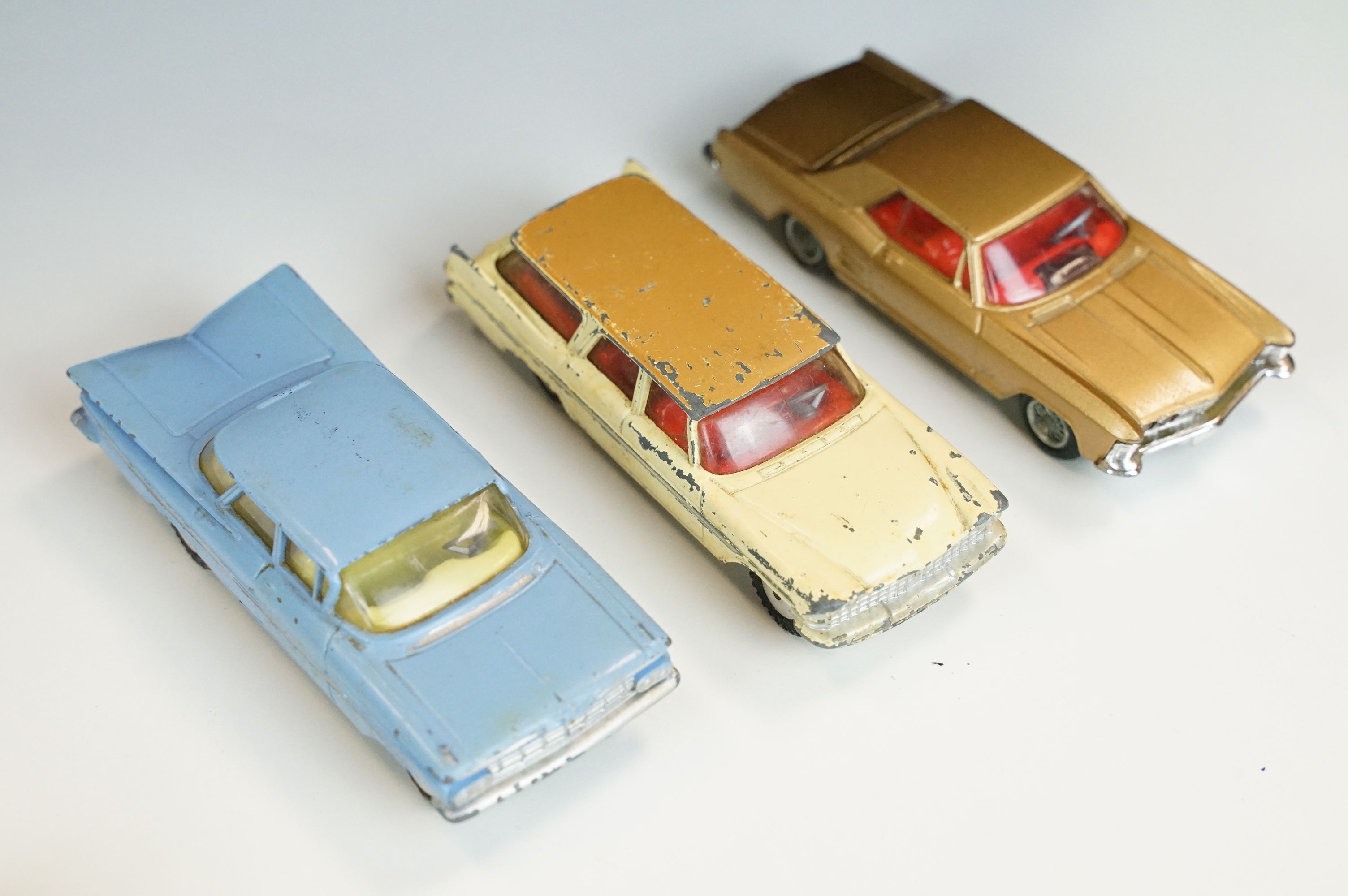 35 Mid 20th C play worn diecast models to include Dinky, Triang & Corgi examples, featuring Triang - Image 5 of 13