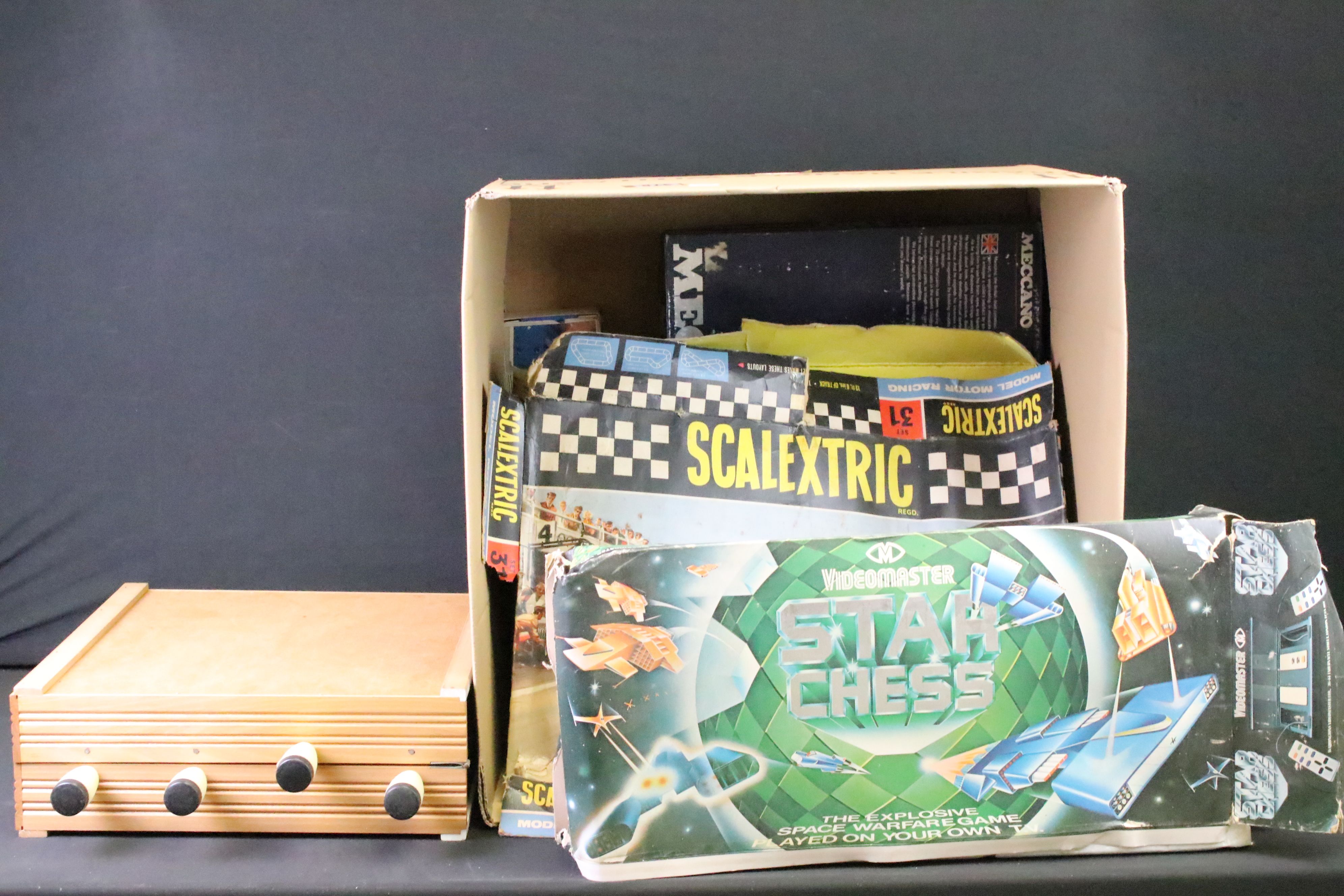 Mixed toys & games to include a Triang Scalextric Set 31 (with 2 slot cars & controllers),