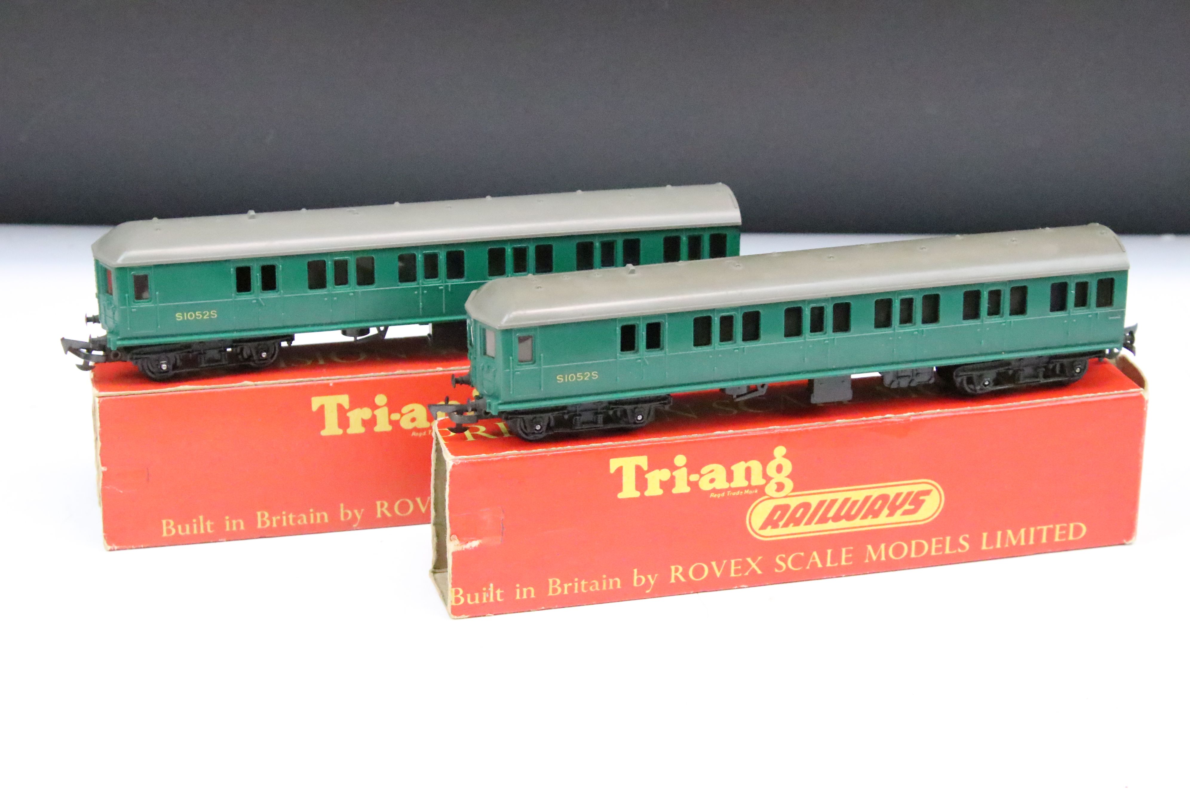 10 Boxed Hornby OO gauge items of rolling stock to include R223 Pullman 1st Class Parlour Car, - Image 2 of 5