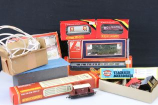 Collection of OO / HO gauge model railway to include a boxed Life Like B&O Chessie System