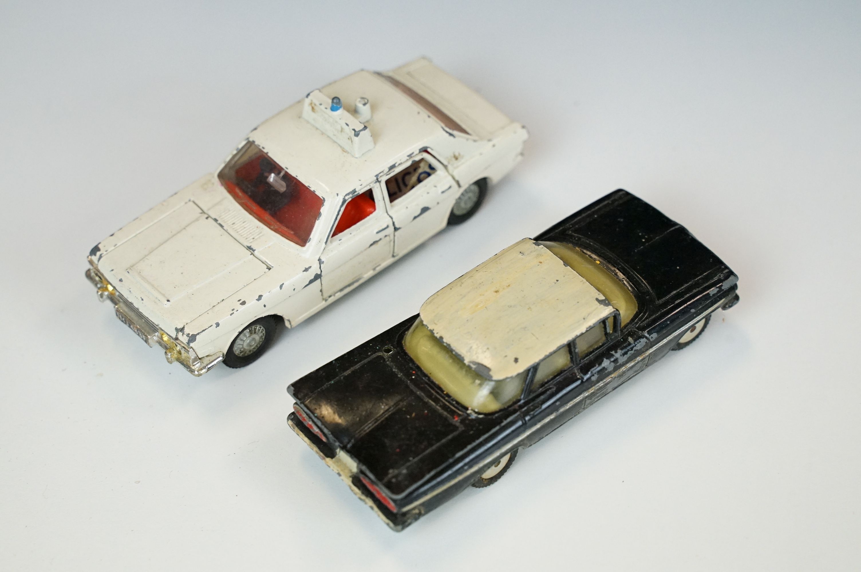 35 Mid 20th C play worn diecast models to include Dinky, Triang & Corgi examples, featuring Triang - Image 13 of 13