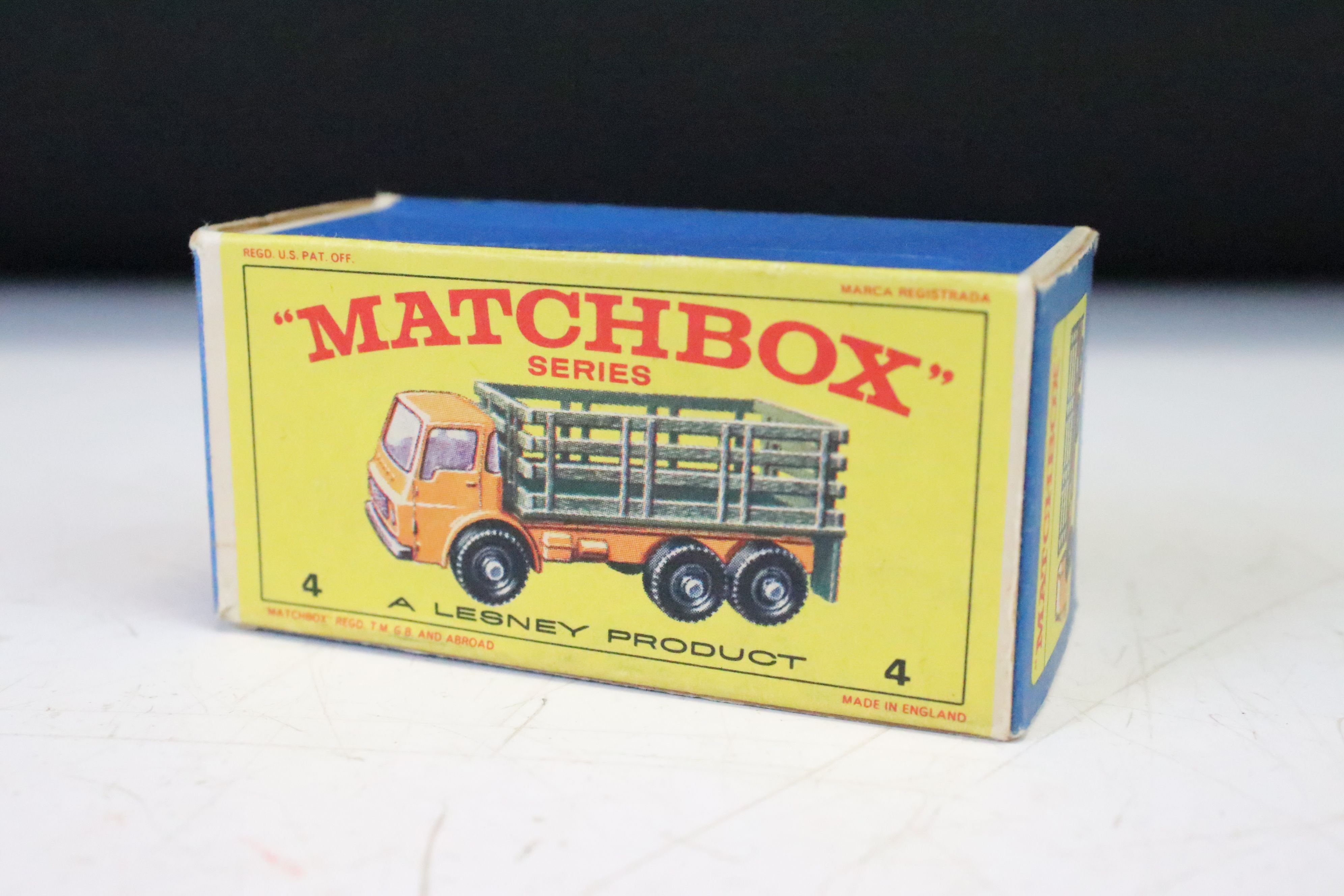 10 Boxed Matchbox 75 Series diecast models to include 51 8 Wheel Tipper, 2 x 47 DAF Tipper Container - Image 5 of 33