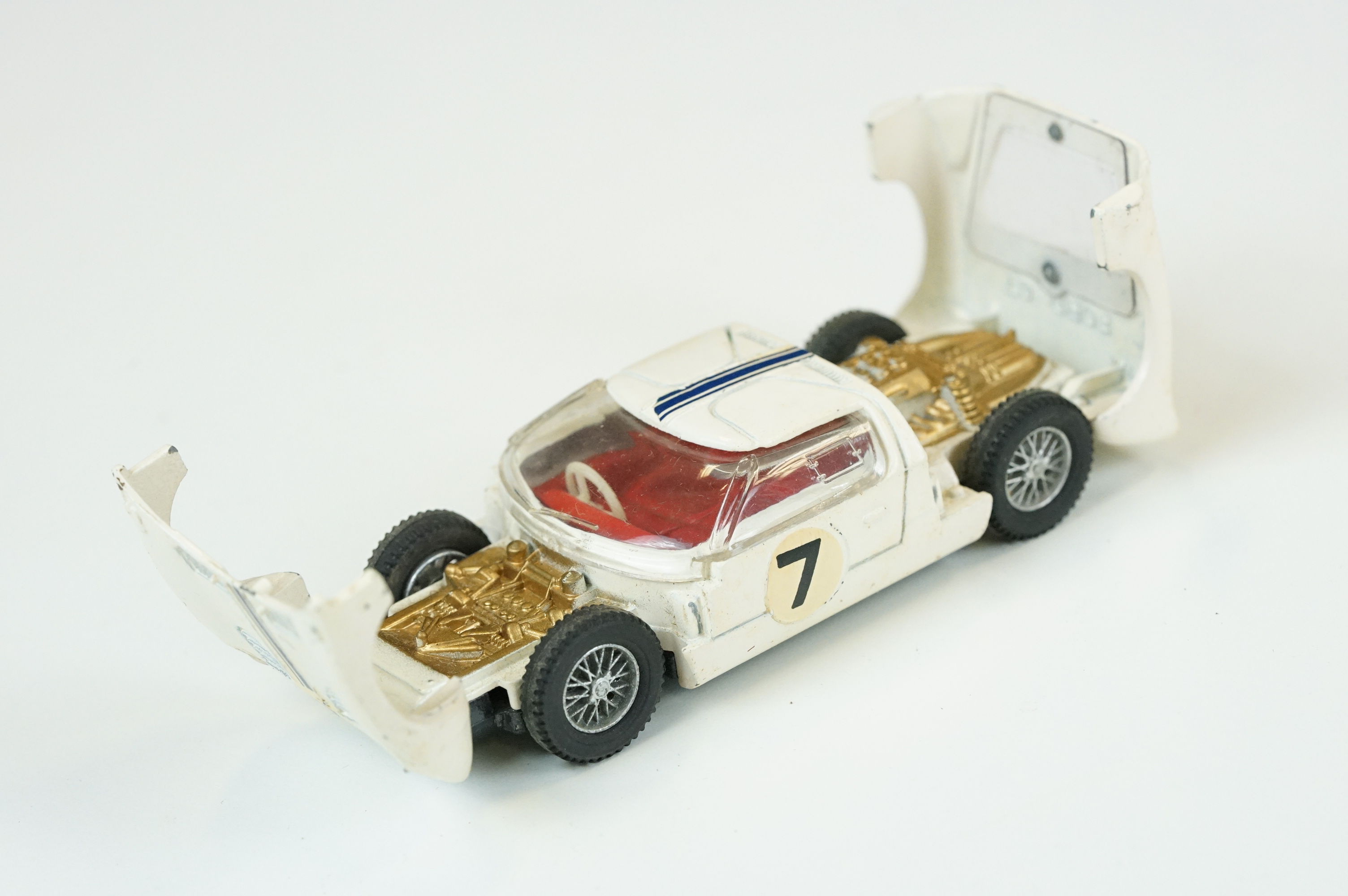 Two cased Dinky diecast models to include 164 Mk 4 Ford Zodiac & 215 Ford G.T. Racing Car (diecast - Image 16 of 23