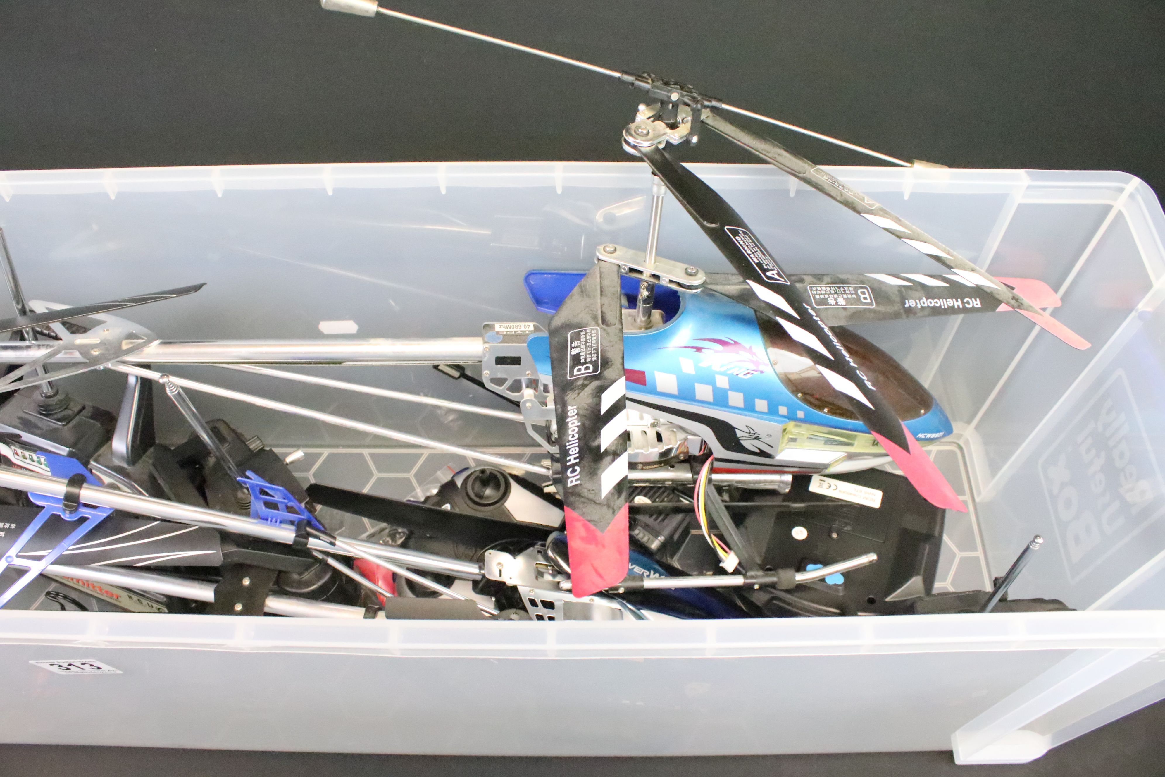 Radio Control - A collection of seven R/C models to include helicopters, cars and a drone, featuring - Image 6 of 7