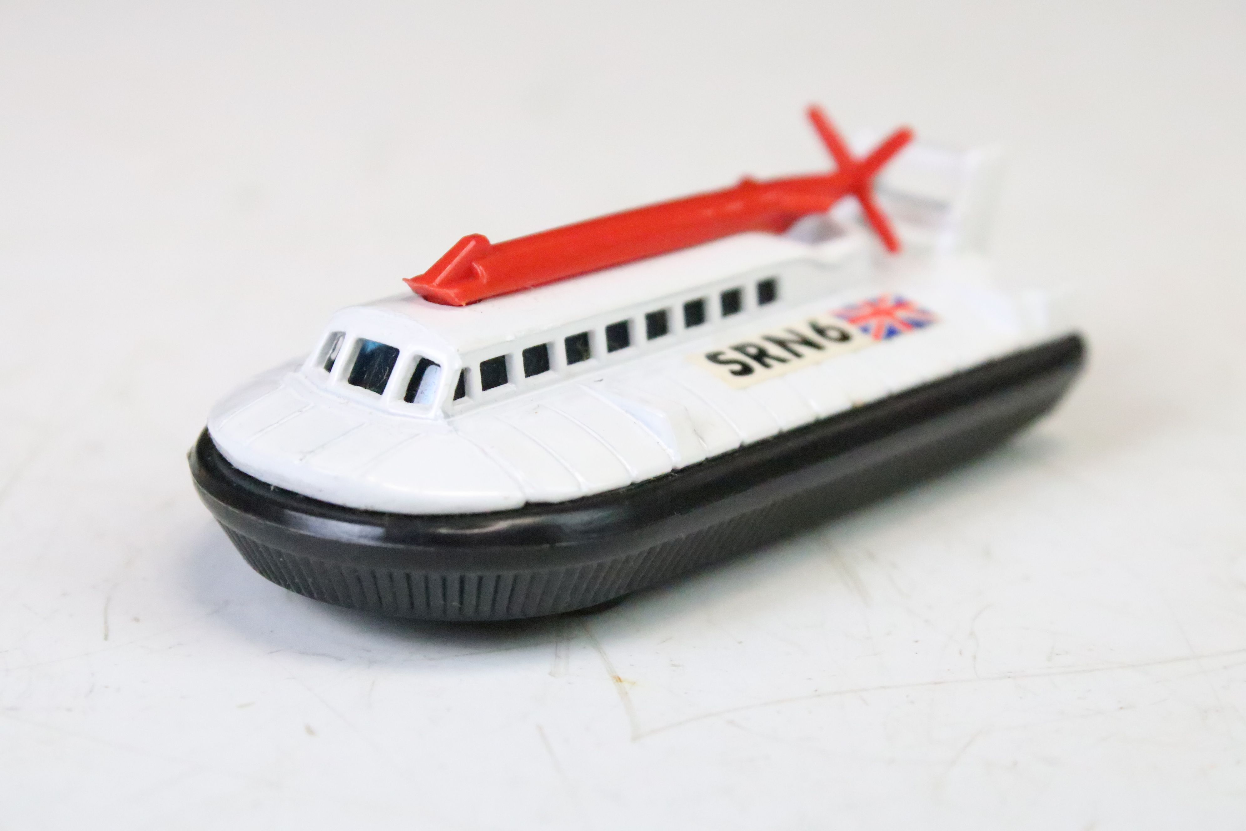 Eight boxed Matchbox Superfast diecast models to include 20 Lamborghini Marzal, 72 Hovercraft, 53 - Image 18 of 26