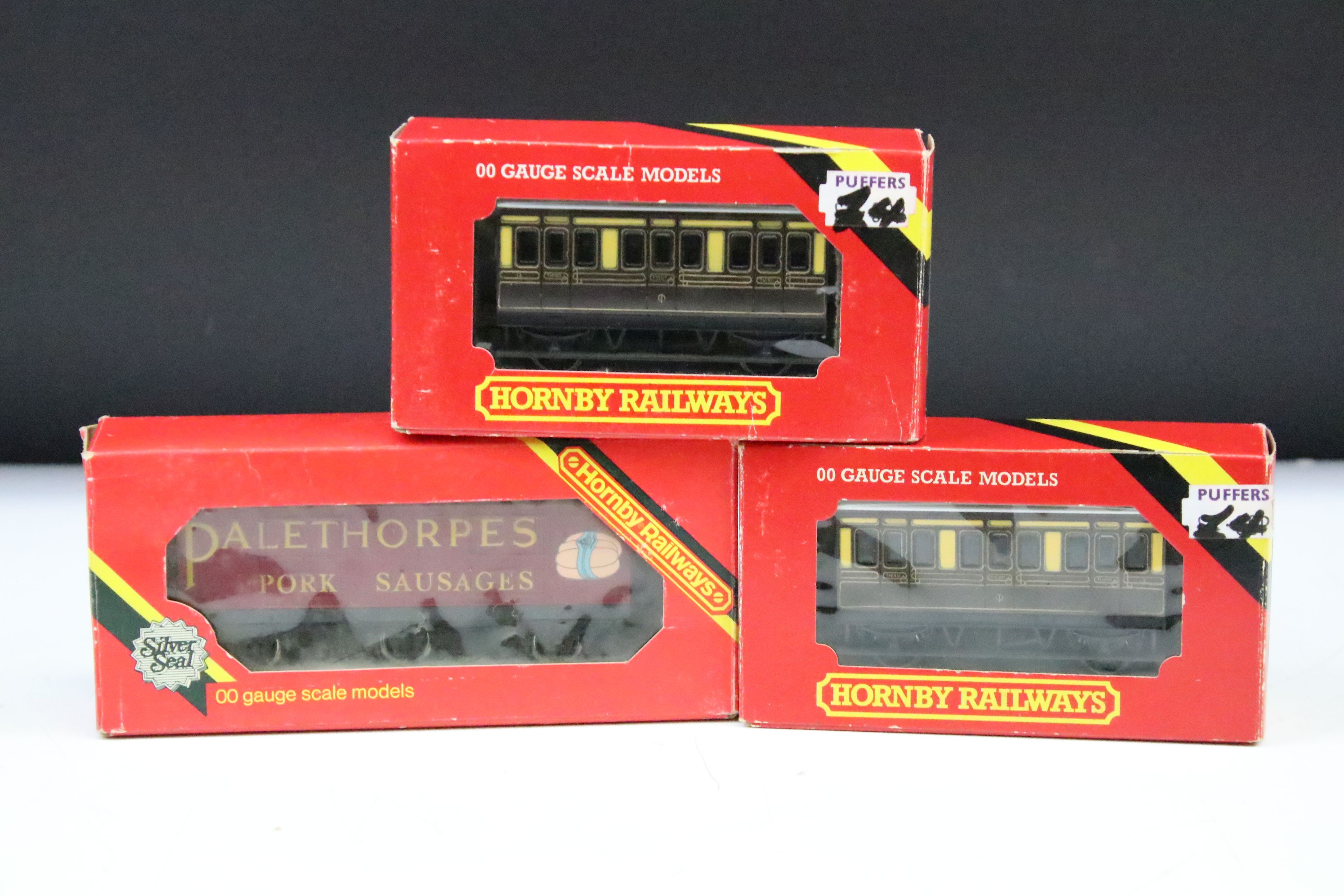 10 Boxed Hornby OO gauge items of rolling stock to include R223 Pullman 1st Class Parlour Car, - Image 4 of 5