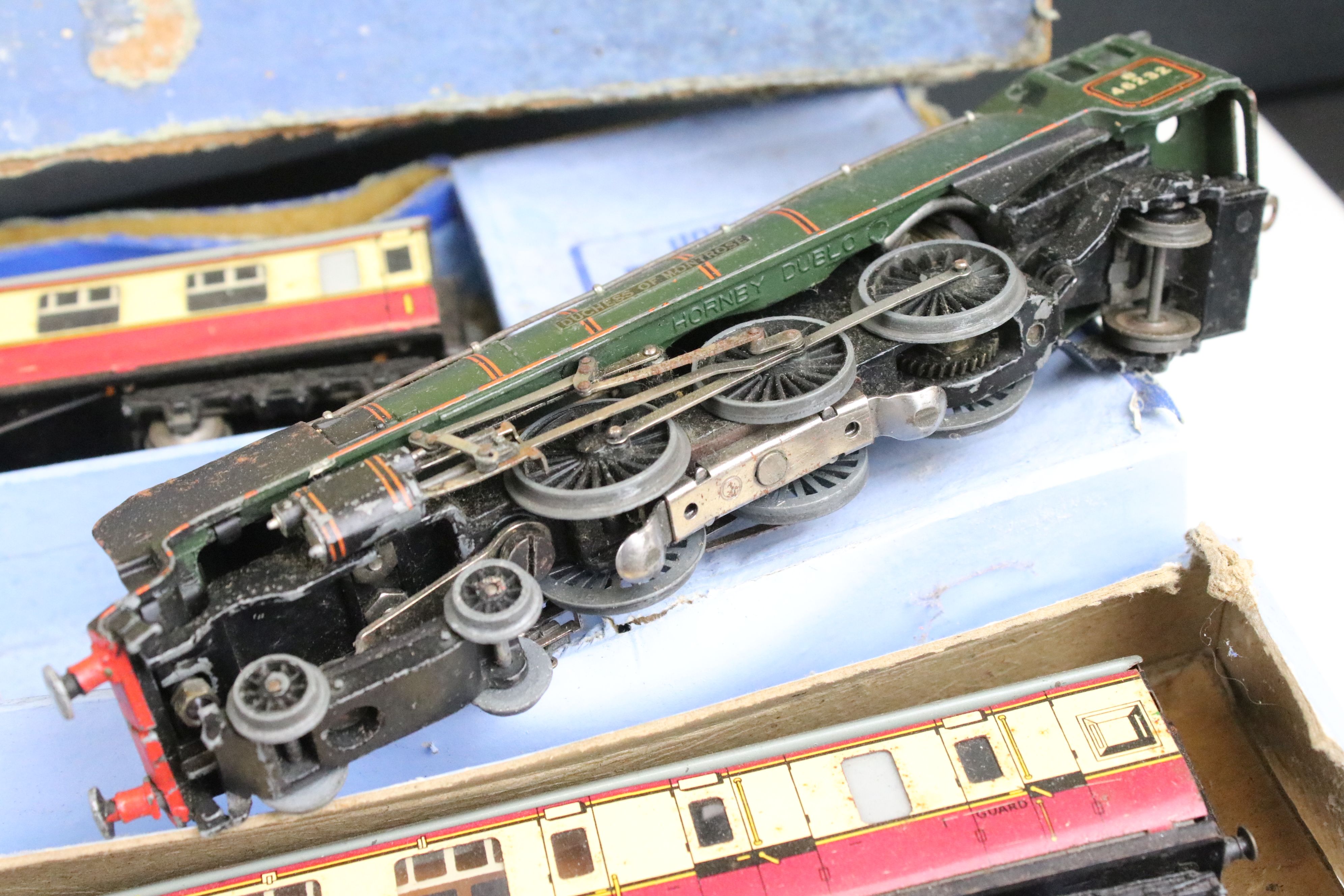 Large quantity of Hornby Dublo / O gauge / OO gauge model railway to include 2 x boxed Hornby - Image 3 of 14