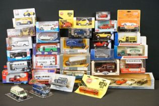 Collection of 32 boxed diecast models to include examples from Corgi, Dinky, Solido, American