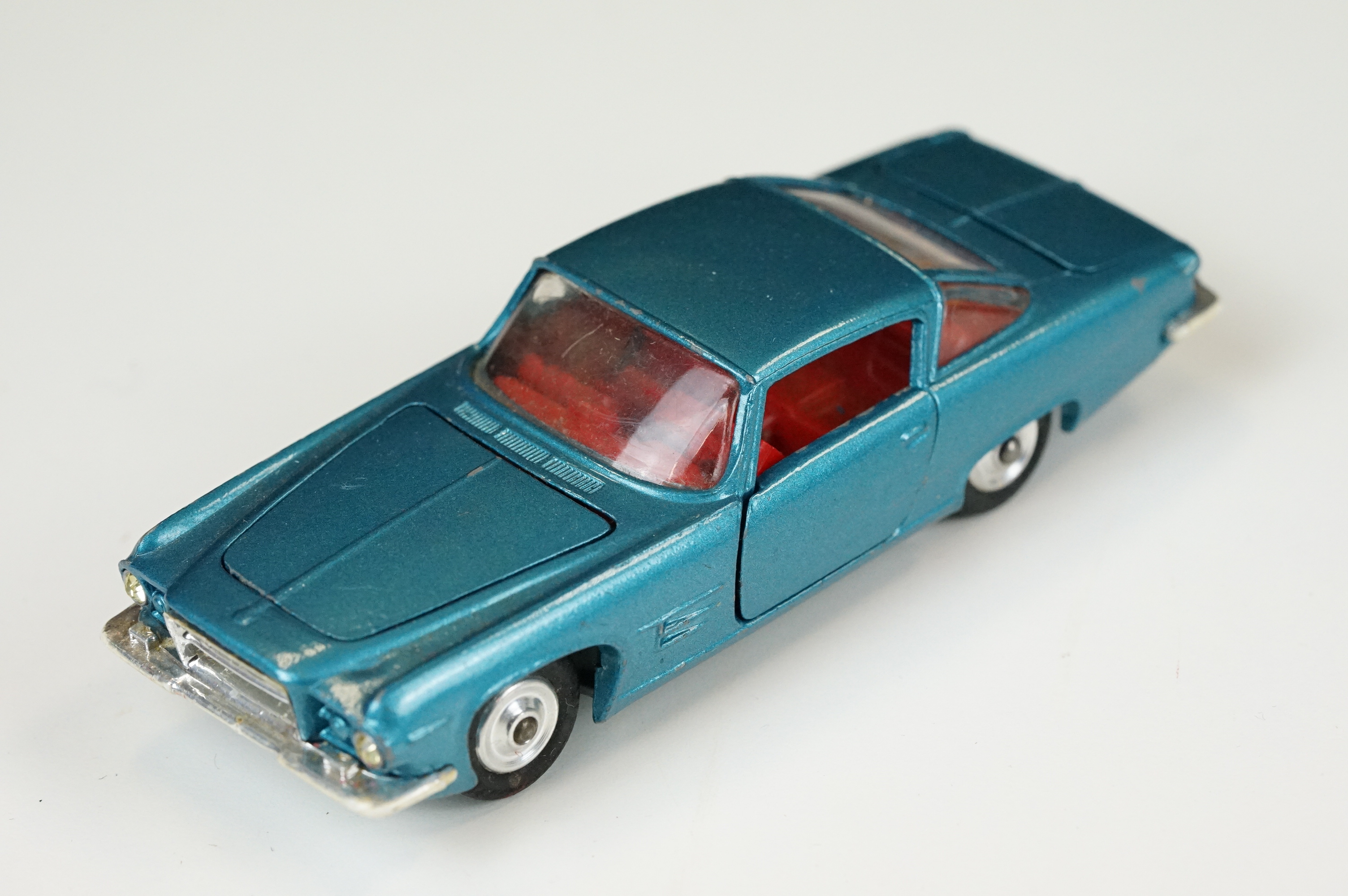 Two cased Dinky diecast models to include 164 Mk 4 Ford Zodiac & 215 Ford G.T. Racing Car (diecast - Image 2 of 23