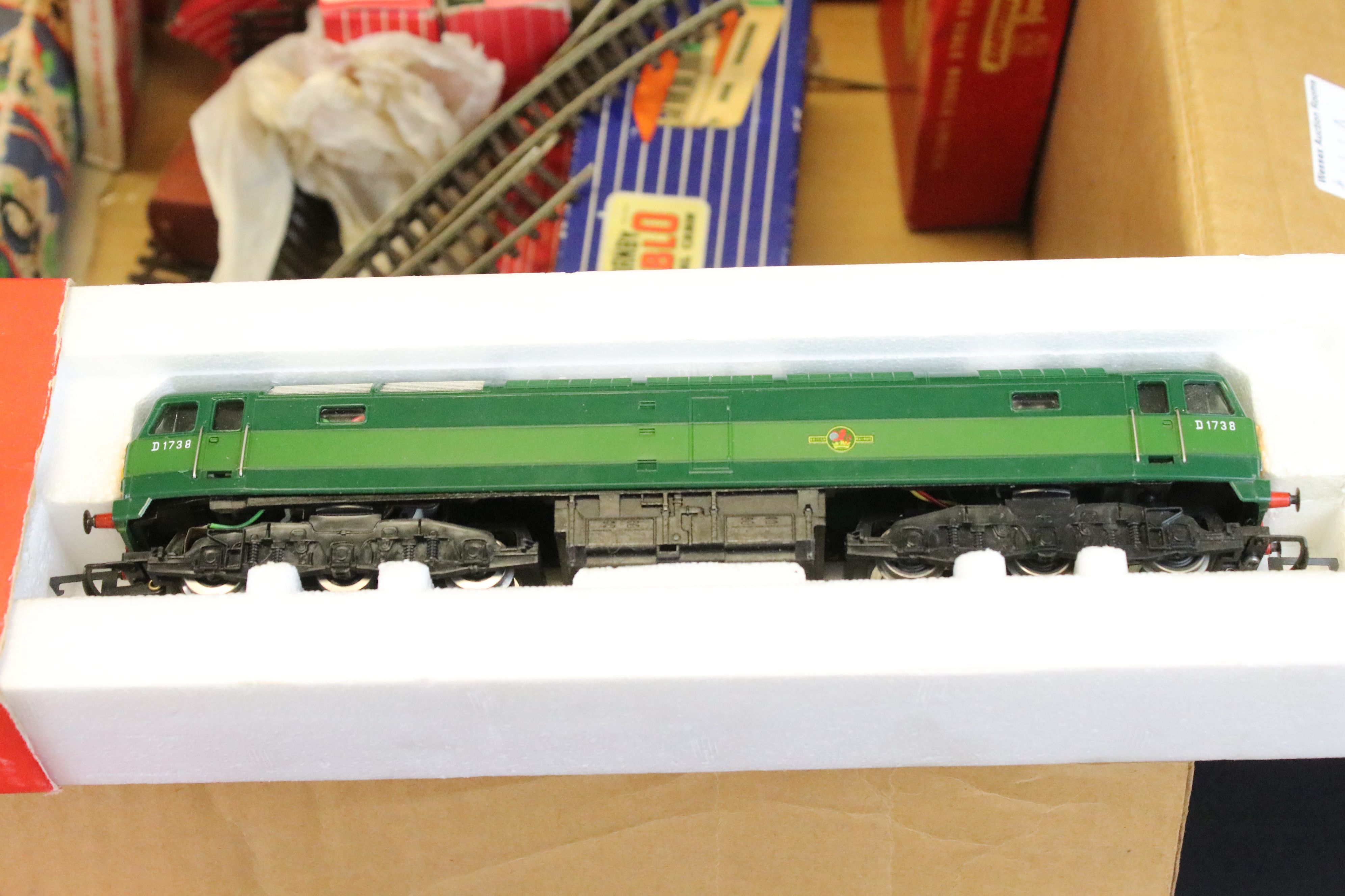 Collection of Hornby Dublo and OO gauge model railway to include boxed 2234 Deltic Diesel Electric - Image 10 of 11